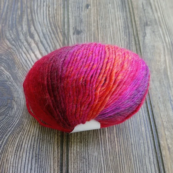 Trendsetter Yarns Wool Acrylic Colorful Skein Crocheting Knitting - Picture 7 of 9